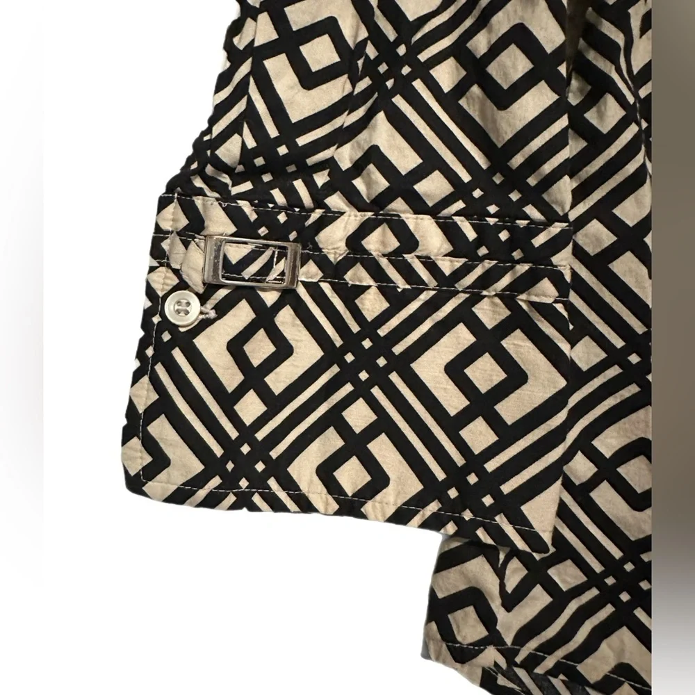 Petite size 10 Alfani blouse/black and cream geometric pattern